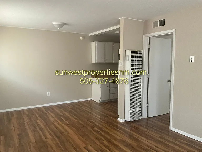 1011 E Navajo St — Photo 3