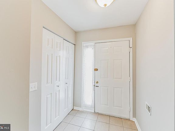 5th image of 357 Saybrook Ln