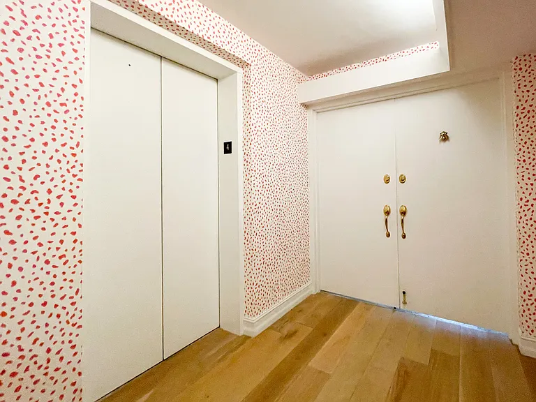 Each floor has only 2 units making it ideal for those who prioritize privacy and safety. Access by fob only to specific floors.