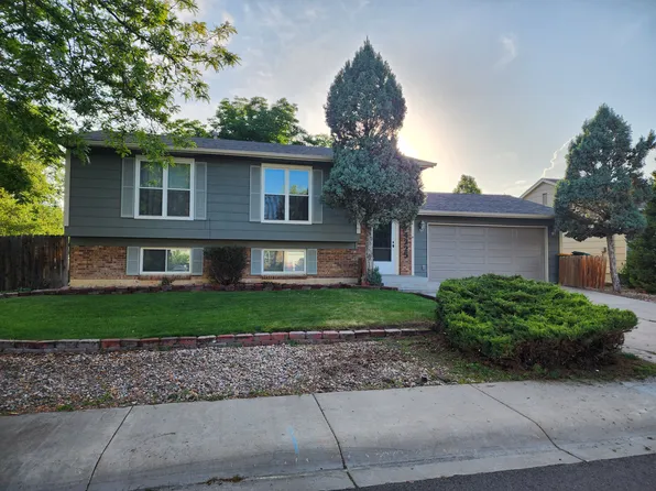 4325 Hummingbird Dr, Fort Collins, CO 80526