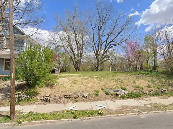 1215 N 10th St, Saint Joseph, MO 64501