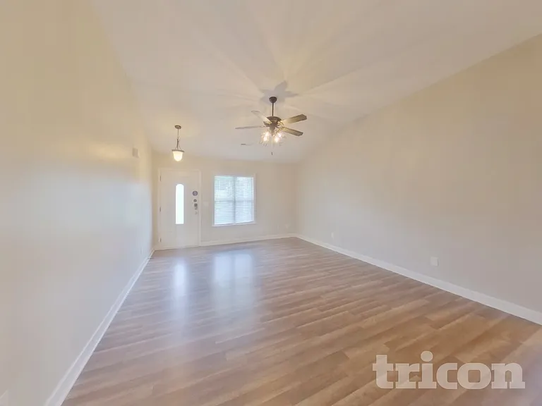 456 Blairwood Ct — Photo 3