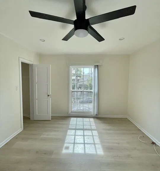 1600 N Martel Ave #B — Photo 21