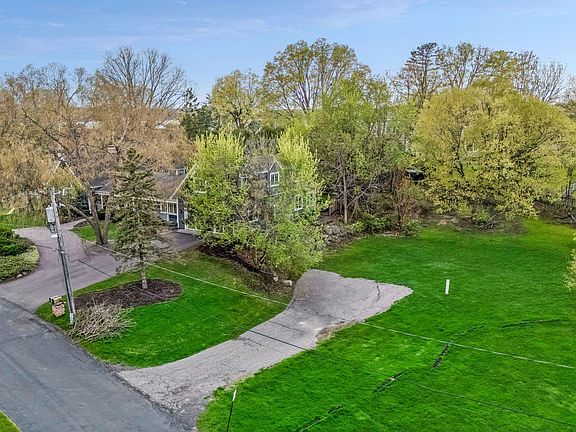 2nd image of 2308 Huntington Point Rd E