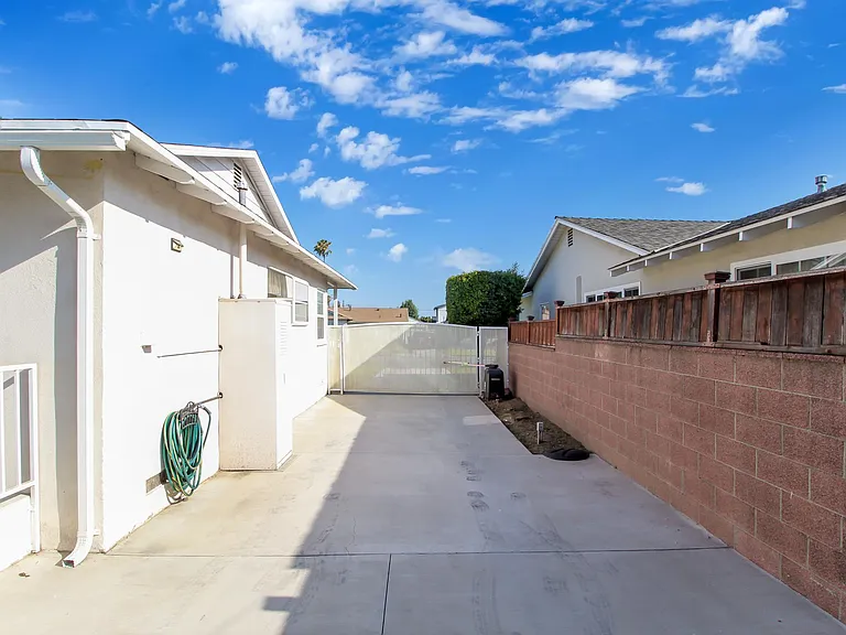 10667 Hallwood Dr — Photo 20