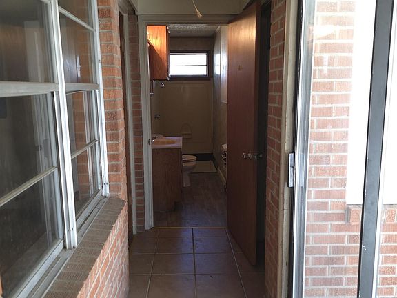 5th image of 410 N 15th St