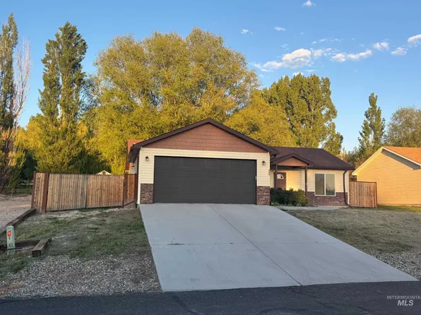 200 River Rock Pl, Hagerman, ID 83332