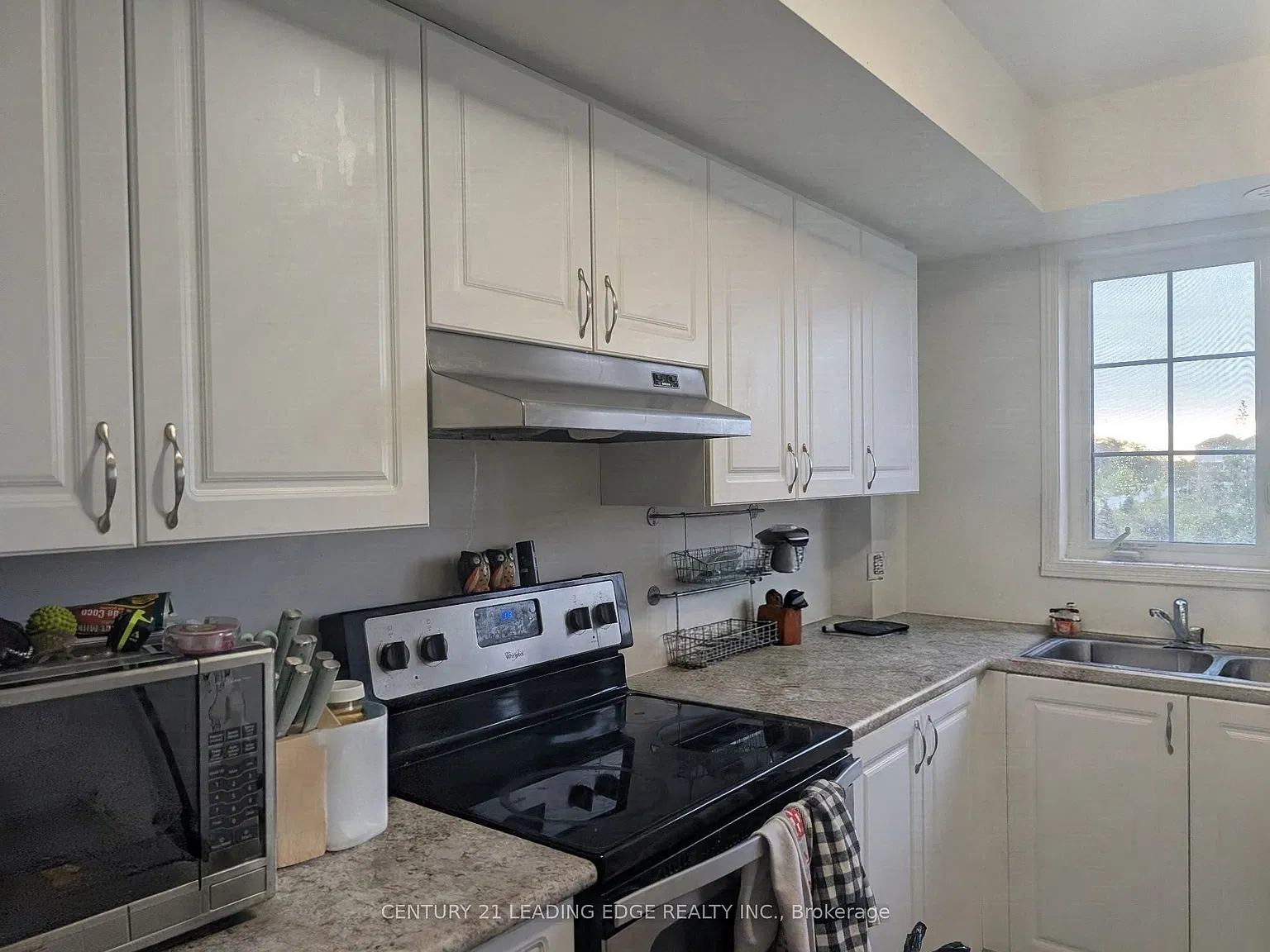 4 bed, $3,000 — Photo 4