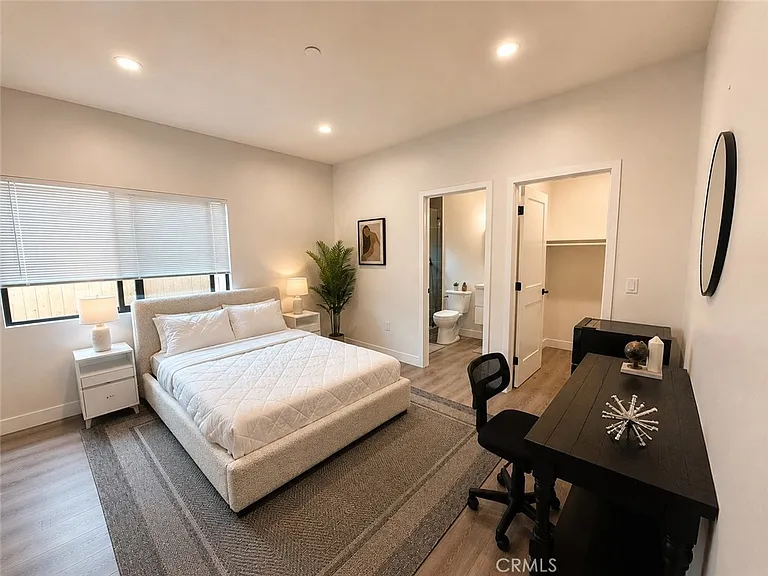 7717 Jamieson Ave — Photo 10