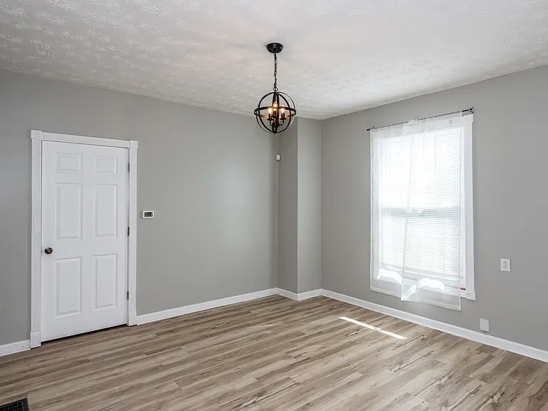 1420 Holly Ave — Photo 14