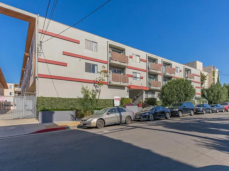 Sawtelle — Photo 19