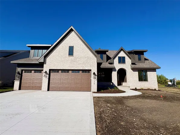 75 NW Wilder Ct, Waukee, IA 50263