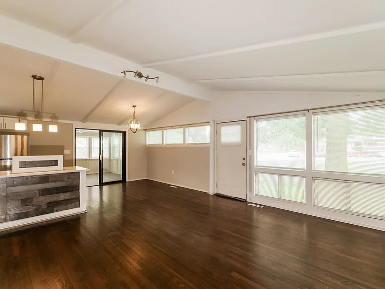 11311 Cleveland Ave — Photo 3