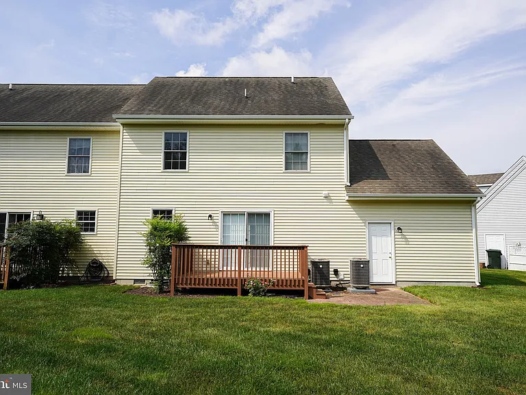 1331 Aspen Dr — Photo 6