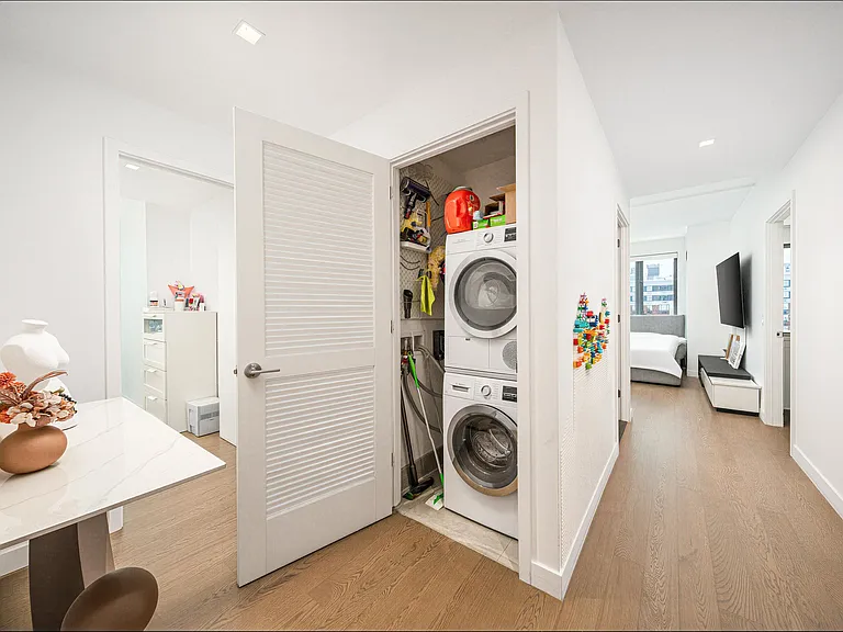 75 Park Ln S #2604 — Photo 17
