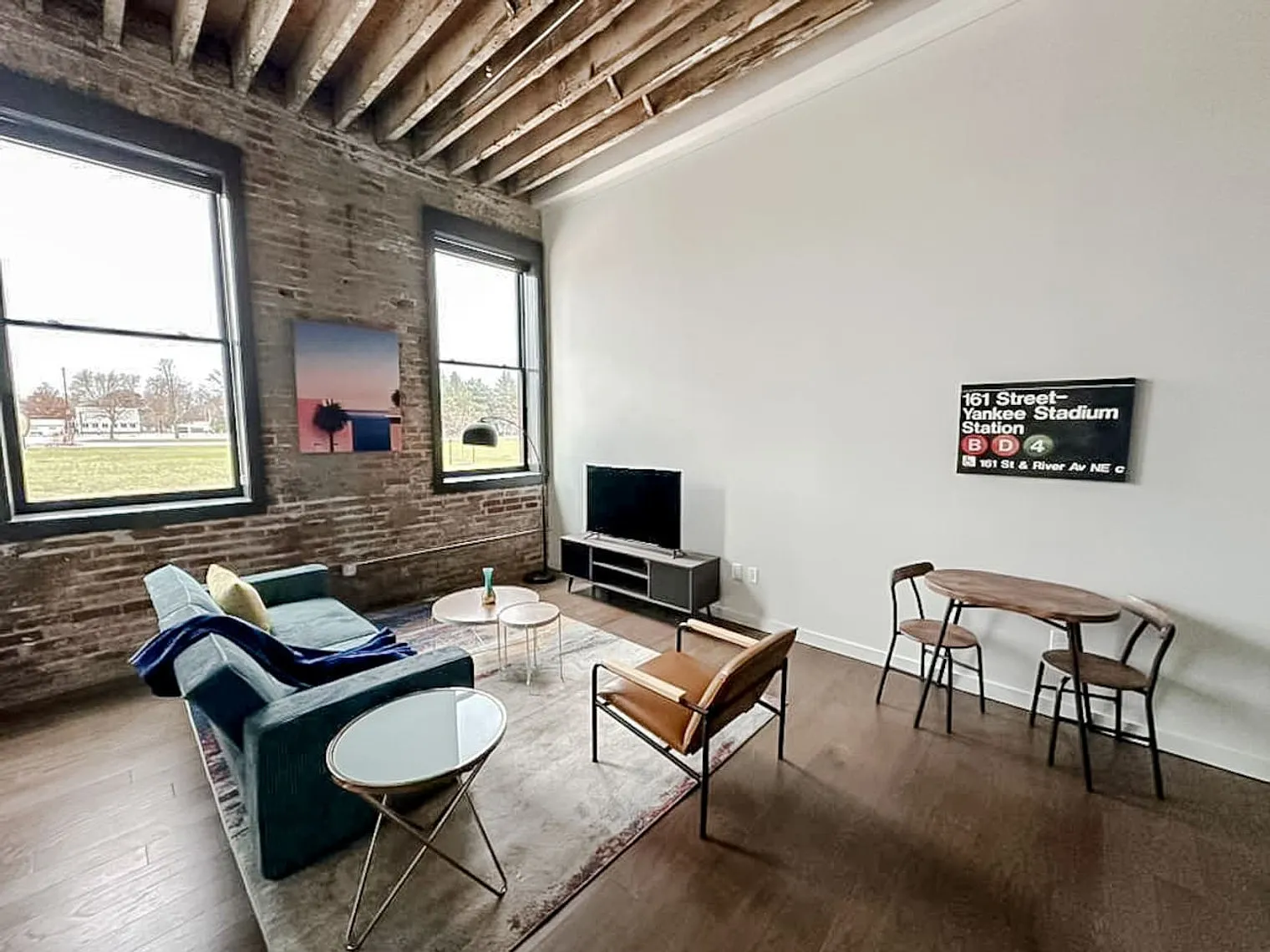 2 bed, 1.0 bath, $1,960 — Photo 4