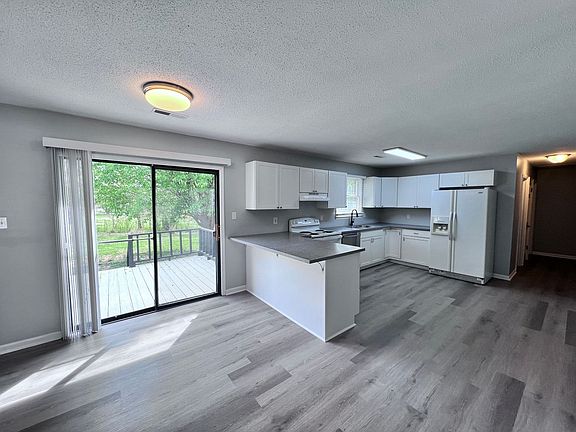 4th image of 168 Polly Dr