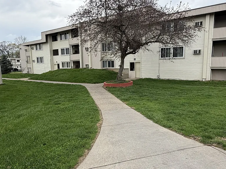 Cedarwood Crossings — Photo 30