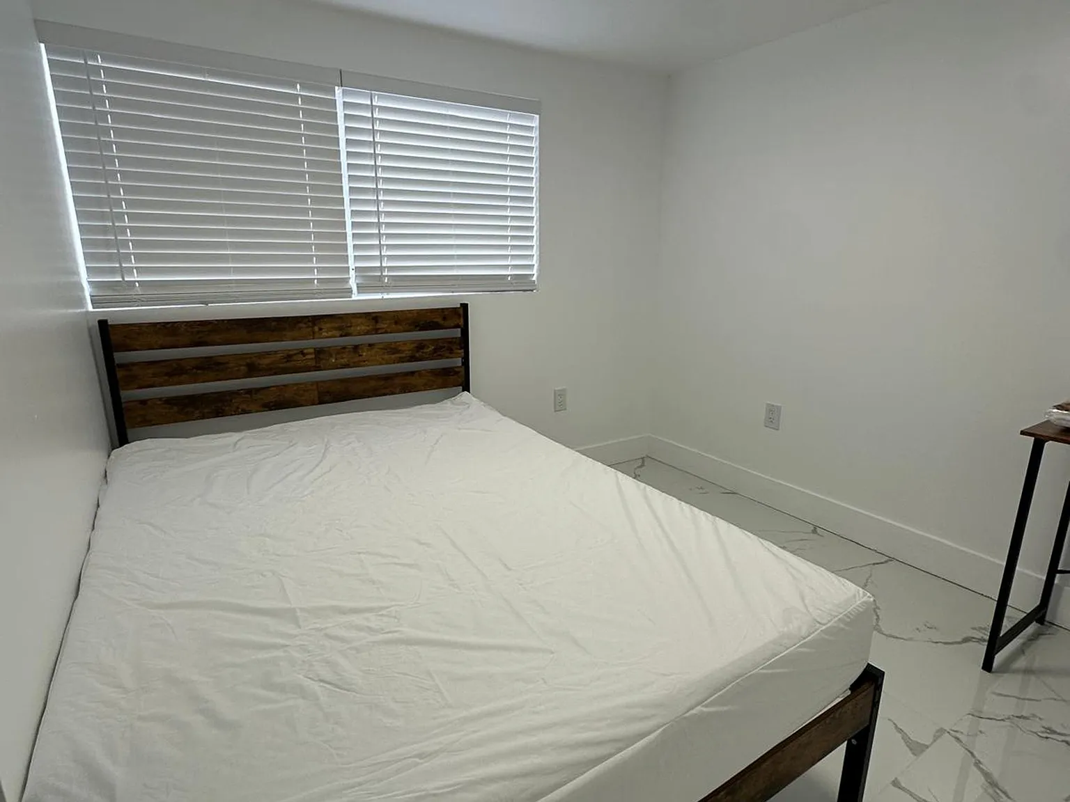 4 bed, 5.0 bath, 1560 sqft, $1,351 — Photo 1