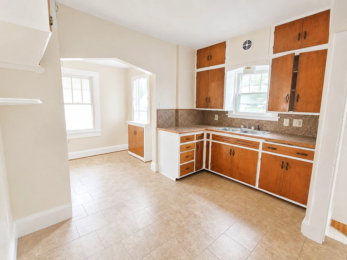 4 bed, 1295 sqft, $1,525 — Photo 4