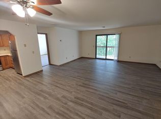 13 Pine Ridge Ct APT 3, Watertown, WI 53094