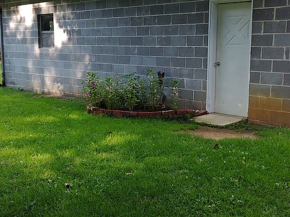 Side view of garage