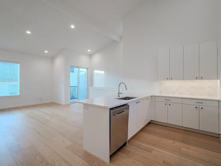 6144 Oram St #1 — Photo 17