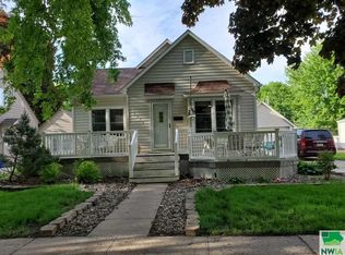 1111 8th St, Sheldon, IA 51201