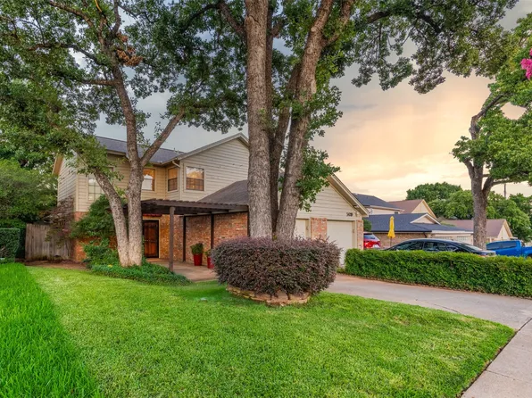 1417 Palmnold Cir E, Fort Worth, TX 76120