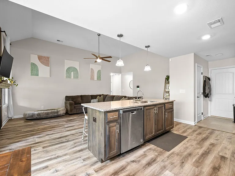 757 Tidwell Dr — Photo 13