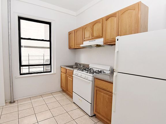 5th image of 714 W 181st St APT 36