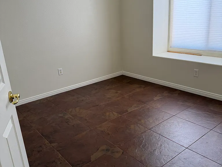 2196 N Silverstone Way — Photo 17