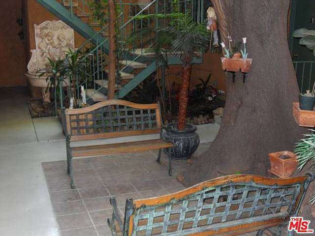 1st image of 1647 S Bundy Dr
