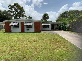 1263 Embassy Ln, Naples, FL 34104