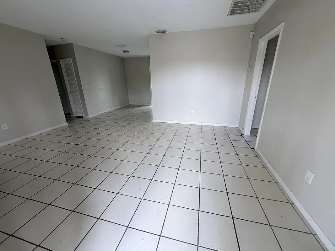 3 bed, 2.0 bath, 1175 sqft, $2,675 — Photo 4