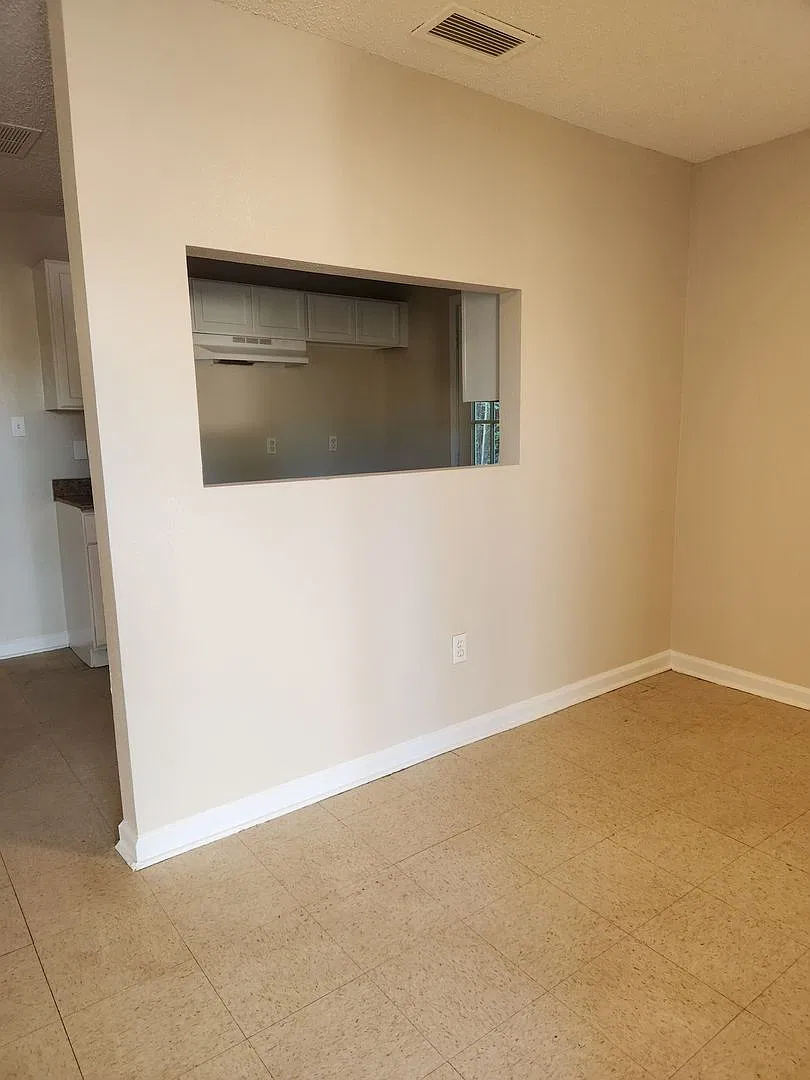 House for Rent — Photo 2