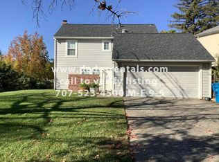 688 Rinaldo St, Santa Rosa, CA 95409