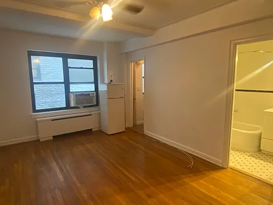 Rented by Nest Seekers International | media 6