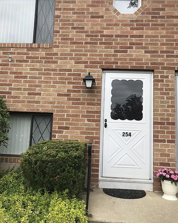 1st image of 254 Farrwood Dr #254