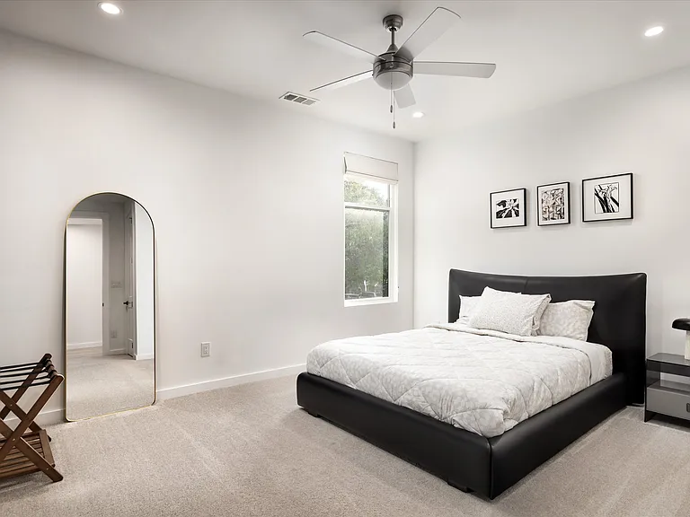 2429 S Ewing Ave — Photo 23