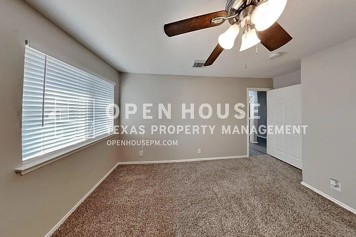 227 Eagle Pass Dr — Photo 13