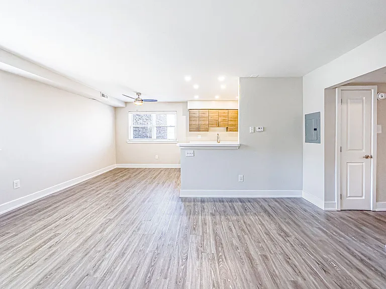 Forest Station Apartments — Photo 7