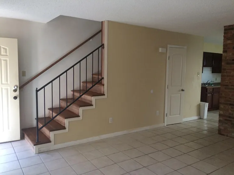 3216 Delaware Ave #C — Photo 3