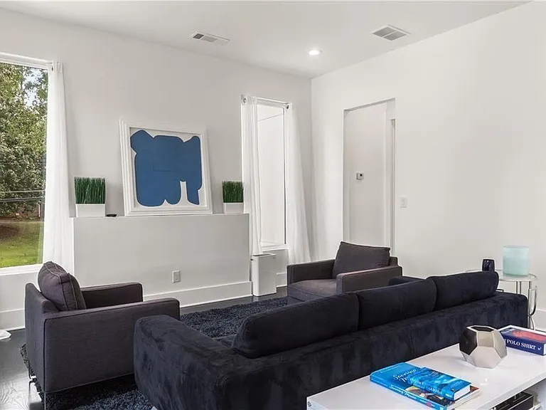 1756 N Akin Dr NE — Photo 32