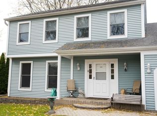 1536 Banbury Ave, St Charles, IL 60174