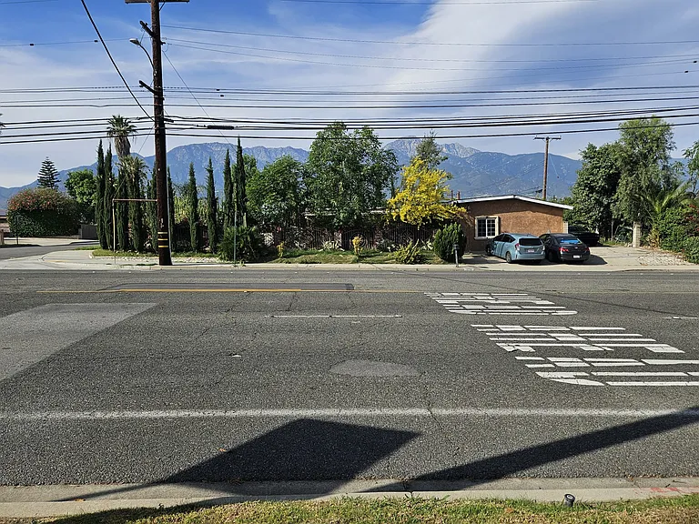 9018 Baseline Rd — Photo 4