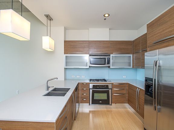 4th image of 700 12th Ave S Unit 1108
