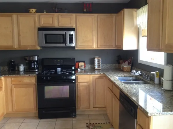 46 Sachem Dr, Plainfield, CT 06374