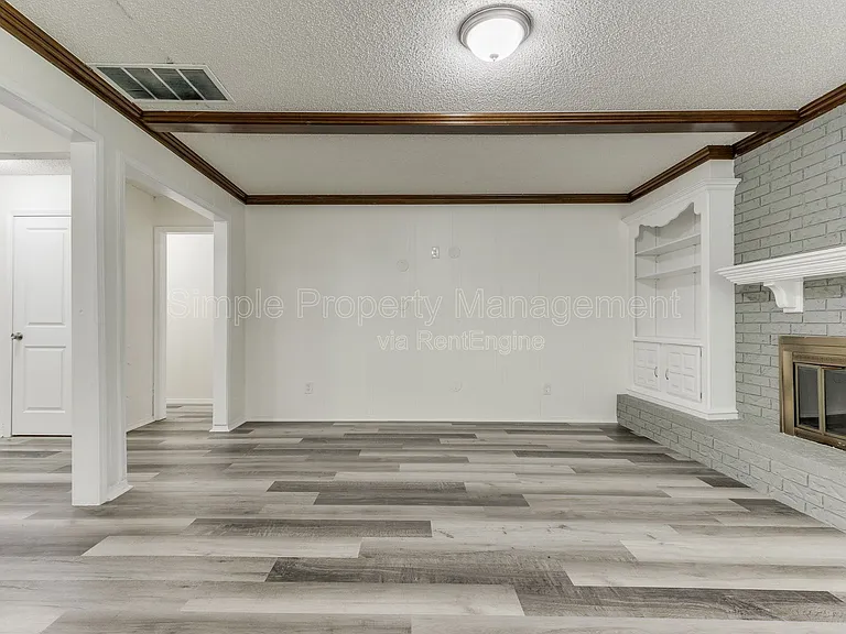 704 Pepperdine Ave — Photo 9