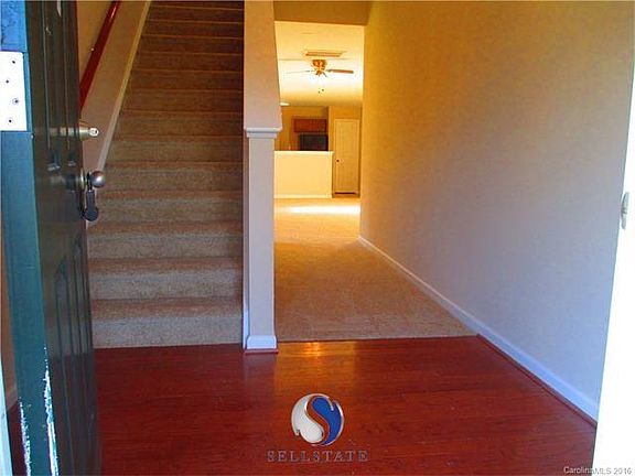 New carpet, fresh paint, move in condition